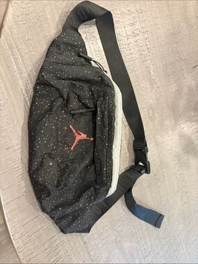 nike air jordan jumpman sling backpack Collectors Crossbody Bag (3L) shoulder wear and you get a bag thats great for everyday wear Jordan | Bags | New